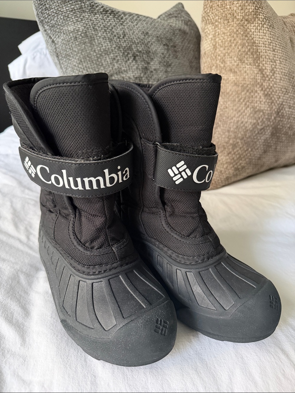 Columbia Kids Black Insulated Winter Boots with Hook-and-Loop Strap